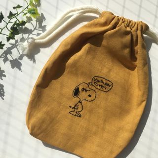 スヌーピー(SNOOPY)のスヌーピー　ハンドメイド刺繍巾着(ポーチ)