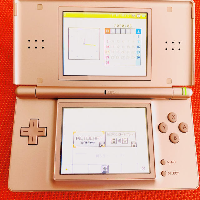 ニンテンドーDS(ニンテンドーDS)のNintendo DS ニンテンド-DS LITE メタリックロゼ ゼルダの伝説 エンタメ/ホビーのゲームソフト/ゲーム機本体(携帯用ゲーム機本体)の商品写真