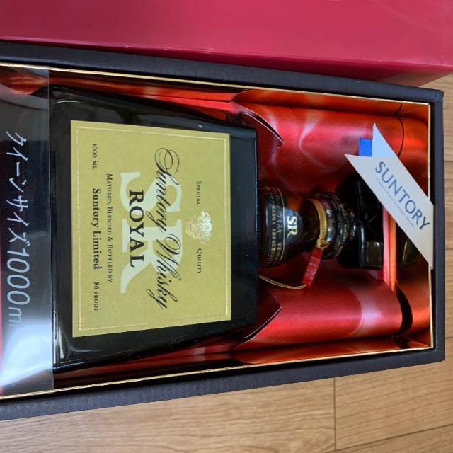 サントリーウイスキーローヤル 1000m 食品/飲料/酒の酒(ウイスキー)の商品写真