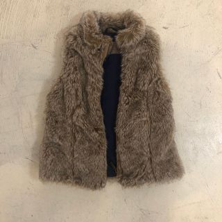 ザラ(ZARA)のZARA girls ファーベスト 116cm(ニット)