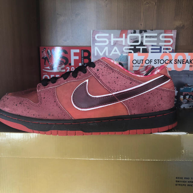 NIKE(ナイキ)の【最終価格】NIKE DUNK LOW SB red LOBSTER メンズの靴/シューズ(スニーカー)の商品写真