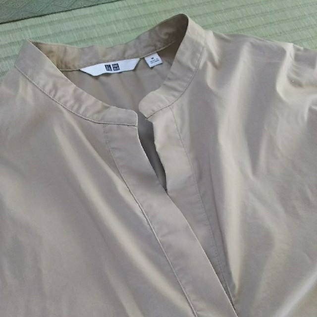 UNIQLO(ユニクロ)の未使用＊ユニクロ ロングシャツ＊オーバーブラウス＊ベージュブラウン＊M レディースのトップス(シャツ/ブラウス(長袖/七分))の商品写真