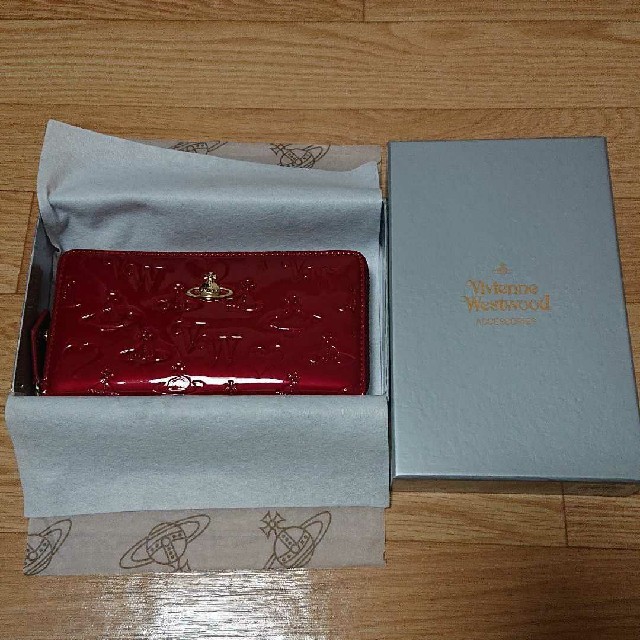 Vivienne Westwood(ヴィヴィアンウエストウッド)の【ラックス様専用】ヴィヴィアン・ウエストウッド 長財布 エナメル レッド レディースのファッション小物(財布)の商品写真
