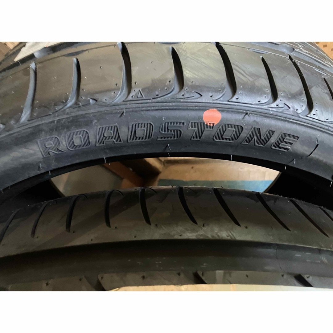 新品タイヤ‼️275/30R19  エスティマアルファードヴェルファイア 自動車/バイクの自動車(タイヤ)の商品写真