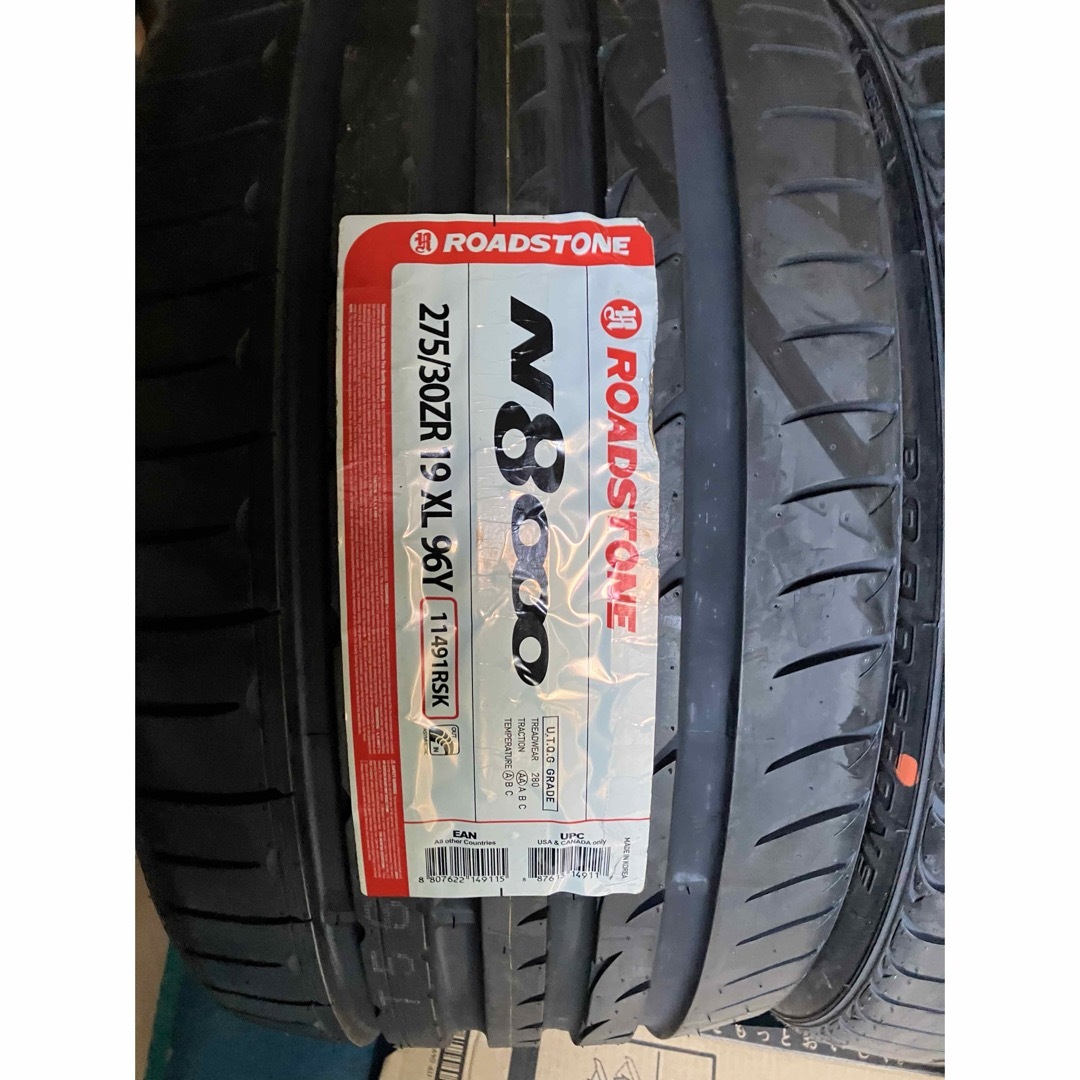 新品タイヤ‼️275/30R19  エスティマアルファードヴェルファイア 自動車/バイクの自動車(タイヤ)の商品写真