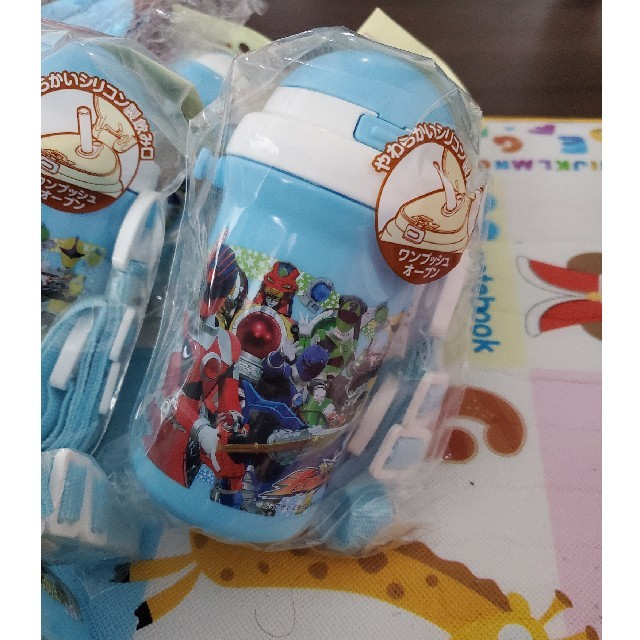 宇宙戦隊キュウレンジャーお弁当箱水筒 絶妙なデザイン 7407円 www ...