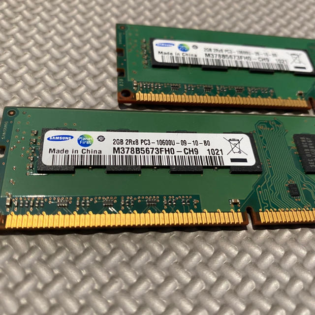 SAMSUNG(サムスン)の値下げ❗️SAMSUNG RAM メモリ 2GB × 2(計4GB) スマホ/家電/カメラのPC/タブレット(PCパーツ)の商品写真