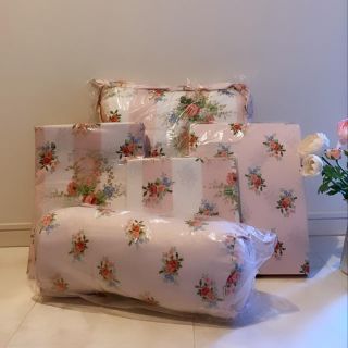 ローラアシュレイ(LAURA ASHLEY)のベッドカバーセット(シーツ/カバー)