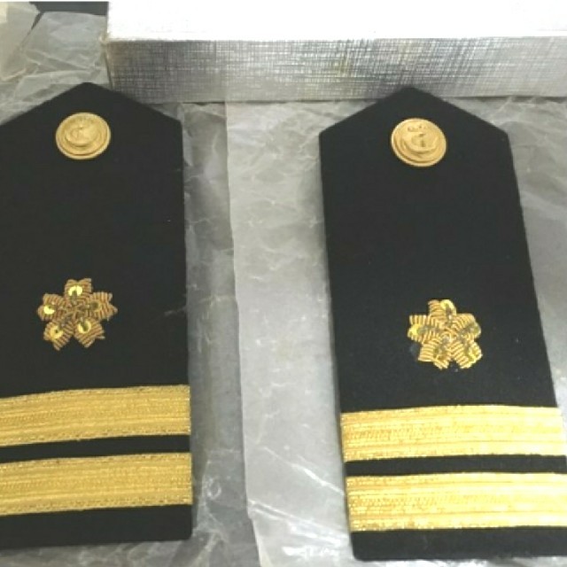 海上自衛隊  階級章  肩章　1等海尉
