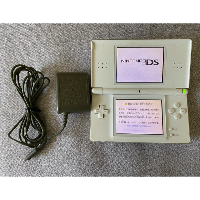 ニンテンドーDS(ニンテンドーDS)のDS lite ホワイト  エンタメ/ホビーのゲームソフト/ゲーム機本体(携帯用ゲーム機本体)の商品写真