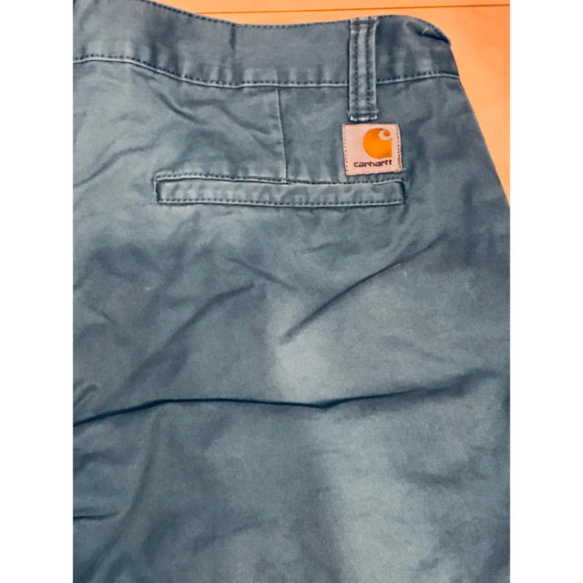 carhartt(カーハート)のcarhartt  wip ショートパンツ　サイズ32 濃いスカイブルー メンズのパンツ(ショートパンツ)の商品写真