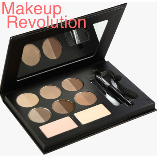 ★Makeup Revolution ★アイブロウパレット★ブラシ&テンプレート コスメ/美容のベースメイク/化粧品(パウダーアイブロウ)の商品写真