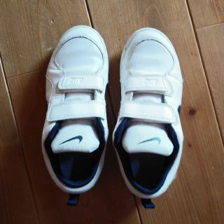 ナイキ(NIKE)のNIKE　スニーカー　22(スニーカー)