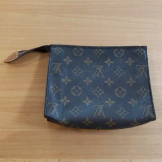 ルイヴィトン(LOUIS VUITTON)のVUITTON　ポーチ(ポーチ)