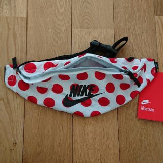 ナイキ(NIKE)のNIKE　ナイキ　ウエストポーチ　ボディバッグ　水玉(ボディバッグ/ウエストポーチ)