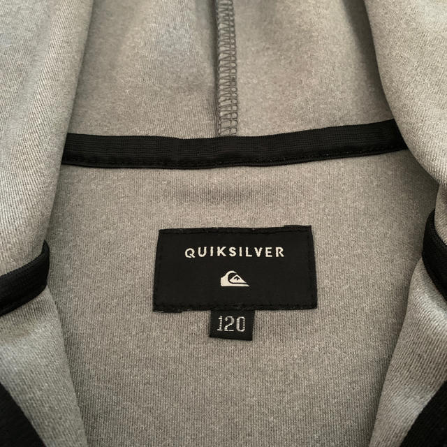 QUIKSILVER(クイックシルバー)のクイックシルバー　子供用パーカー　size120 キッズ/ベビー/マタニティのキッズ服男の子用(90cm~)(ジャケット/上着)の商品写真