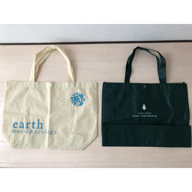 earth music & ecology(アースミュージックアンドエコロジー)のショップバッグ　2点セット レディースのバッグ(ショップ袋)の商品写真