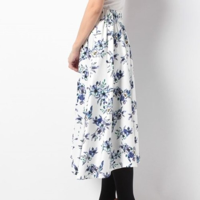 Andemiu(アンデミュウ)のAndemiu デジタルフラワースカート ホワイト ロングスカート レディースのスカート(ロングスカート)の商品写真