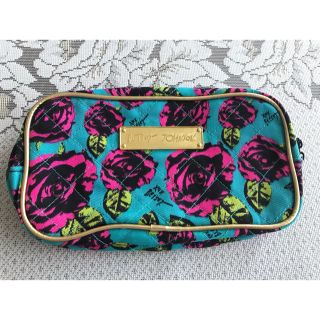 ベッツィジョンソン(BETSEY JOHNSON)のBETSEY JOHNSON ゴールドバー付きキルティングポーチ(ポーチ)