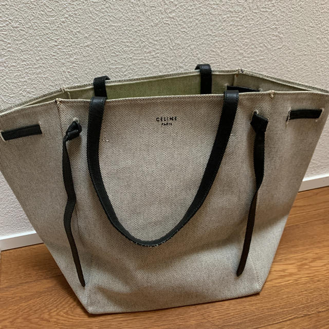 celine(セリーヌ)の【ぷーさん専用】カタログ掲載品‼️ セリーヌ　トート　カバ　ファントム レディースのバッグ(トートバッグ)の商品写真