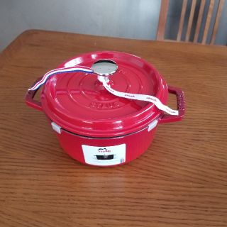 ストウブ(STAUB)のココット ラウンド 18cm チェリーレッド(鍋/フライパン)