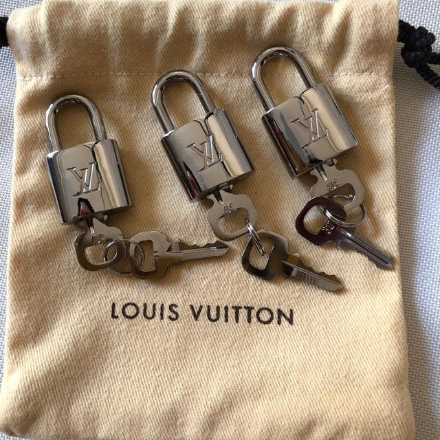 LOUIS VUITTON(ルイヴィトン)のLOUIS VUITTON キー レディースのアクセサリー(チャーム)の商品写真