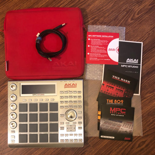 新着 売れました。MPC DJ HIPHOP hiphop 音楽 AKAI MIDIコントローラー