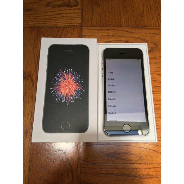 iPhone SE Space Gray 32 GB SIMフリー　美品