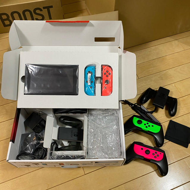 Nintendo Switch(ニンテンドースイッチ)の任天堂スイッチ　本体　おまけアリ エンタメ/ホビーのゲームソフト/ゲーム機本体(家庭用ゲーム機本体)の商品写真