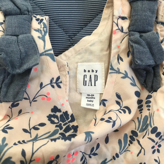 babyGAP(ベビーギャップ)のbaby GAP ボタニカル柄　ワンピース　90cm  キッズ/ベビー/マタニティのキッズ服女の子用(90cm~)(ワンピース)の商品写真