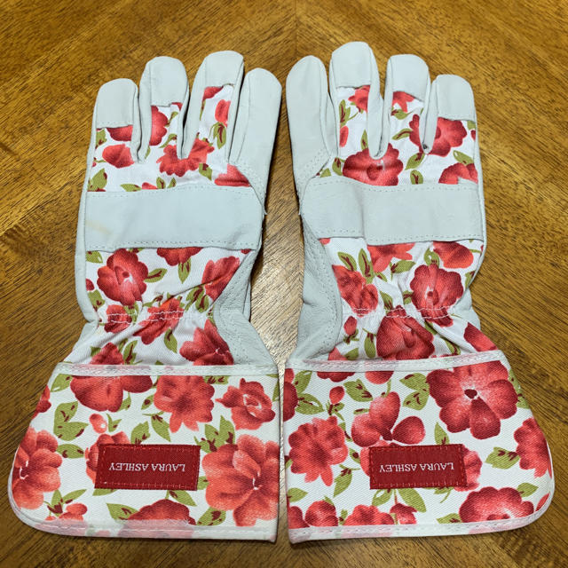 LAURA ASHLEY(ローラアシュレイ)の園芸　手袋 レディースのファッション小物(手袋)の商品写真