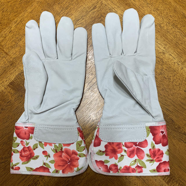 LAURA ASHLEY(ローラアシュレイ)の園芸　手袋 レディースのファッション小物(手袋)の商品写真