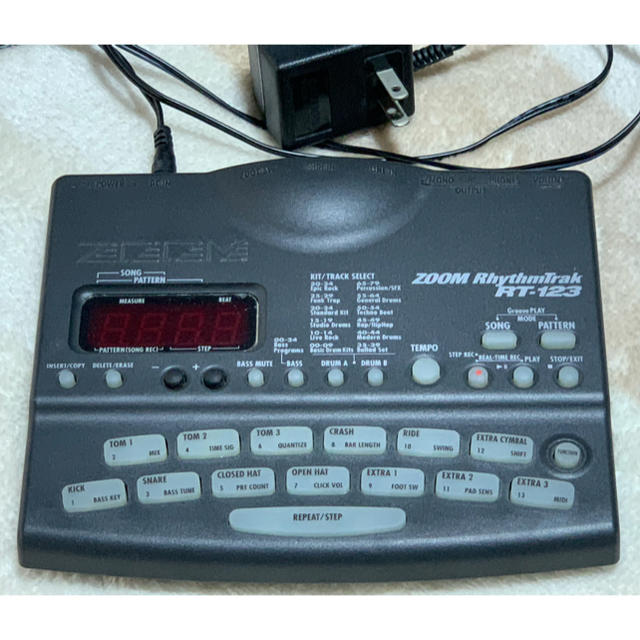 Zoom(ズーム)のzoom RT-123 リズムマシン 楽器のDTM/DAW(その他)の商品写真