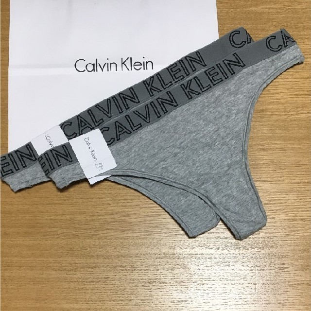 Calvin Klein(カルバンクライン)の新品 カルバンクライン Calvin Klein  グレー レディースの下着/アンダーウェア(ショーツ)の商品写真