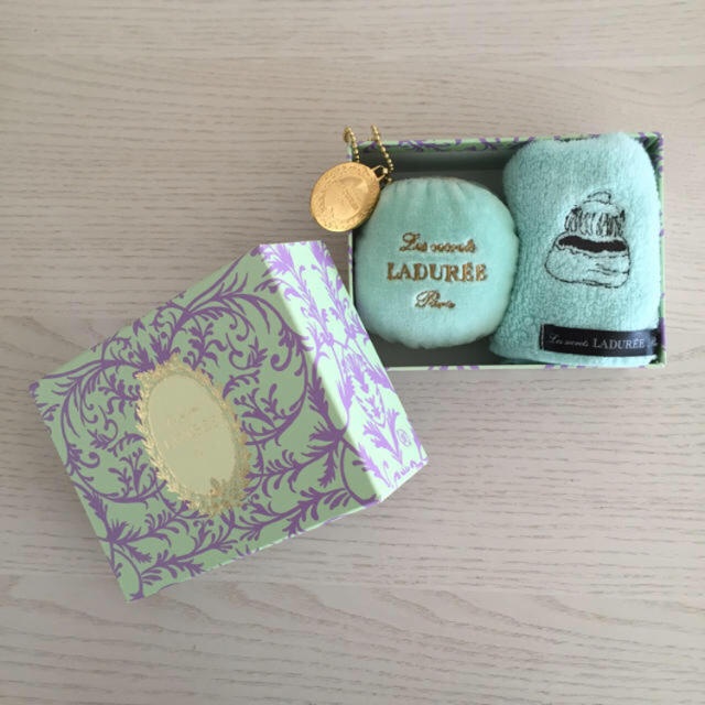 LADUREE(ラデュレ)の✰お取置き品✩ レディースのファッション小物(ポーチ)の商品写真