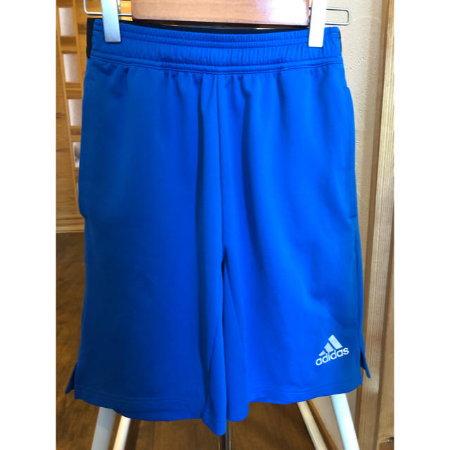 adidas(アディダス)のadidasハーフパンツ 150 キッズ/ベビー/マタニティのキッズ服男の子用(90cm~)(パンツ/スパッツ)の商品写真