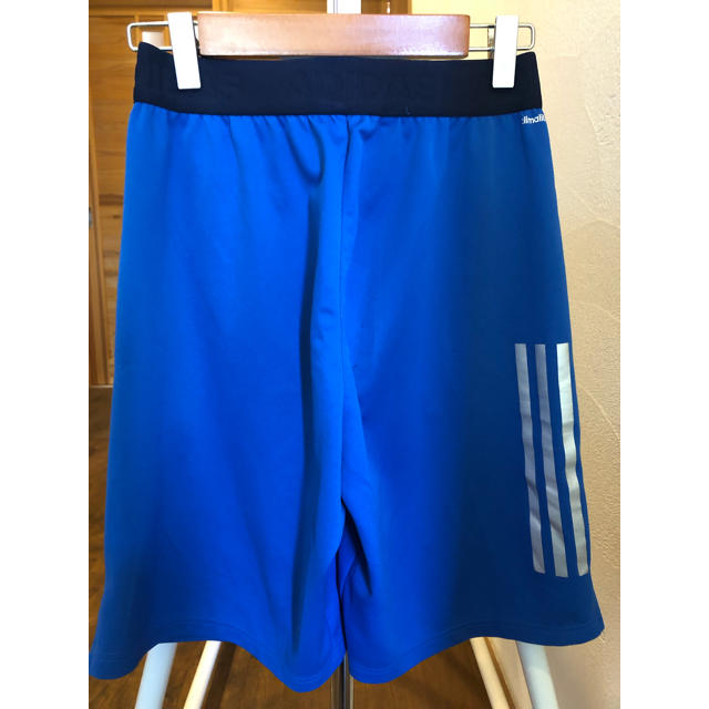 adidas(アディダス)のadidasハーフパンツ 150 キッズ/ベビー/マタニティのキッズ服男の子用(90cm~)(パンツ/スパッツ)の商品写真