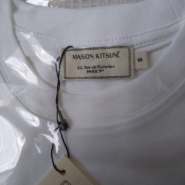 MAISON KITSUNE'(メゾンキツネ)のメゾンキツネ 半袖Tシャツ Sサイズ 【新品未使用】 メンズのトップス(Tシャツ/カットソー(半袖/袖なし))の商品写真
