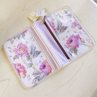 ローラアシュレイ(LAURA ASHLEY)の【新品未使用】ローラアシュレイ  ノートブックカバー(その他)