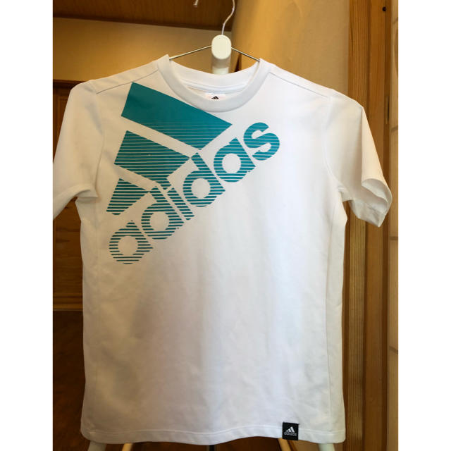 adidas(アディダス)のadidas Tシャツ150 キッズ/ベビー/マタニティのキッズ服男の子用(90cm~)(Tシャツ/カットソー)の商品写真