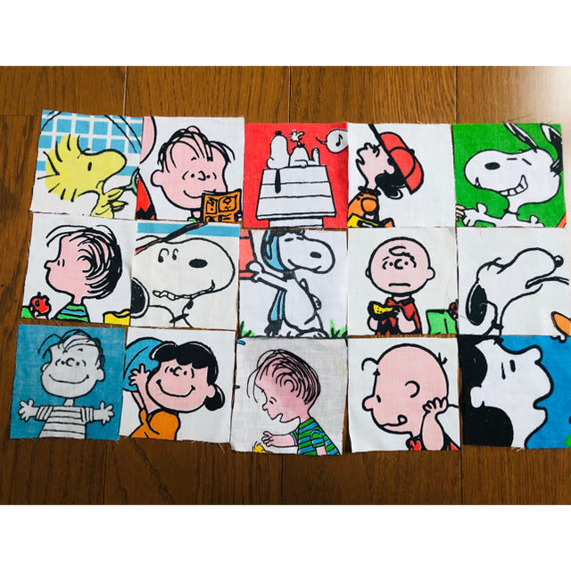 PEANUTS(ピーナッツ)の専用 スヌーピー ビンテージシーツ 30枚 ハンドメイドの素材/材料(生地/糸)の商品写真