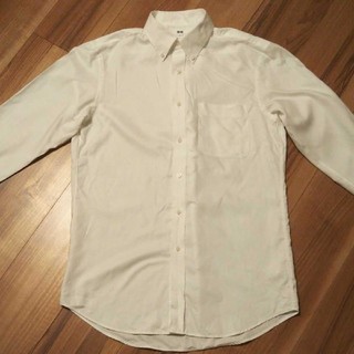ユニクロ(UNIQLO)のUNIQLO ユニクロ ワイシャツ 長袖 白 サイズM(シャツ)