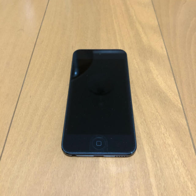 Apple(アップル)のiPod touch 32GB ブラック スマホ/家電/カメラのオーディオ機器(ポータブルプレーヤー)の商品写真