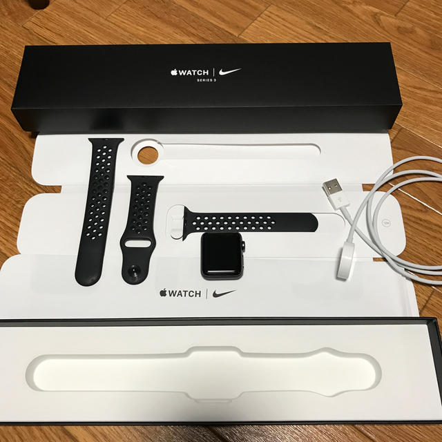 Apple Watch(アップルウォッチ)のApple Watch series3 NIKE スペースグレイ（GPSモデル） メンズの時計(腕時計(デジタル))の商品写真