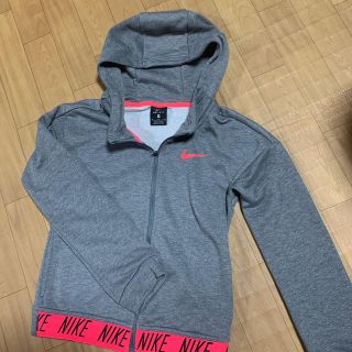 ナイキ(NIKE)のNIKE ナイキパーカー(パーカー)