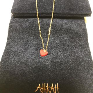 アーカー(AHKAH)のAHKAH ティランハート(レッド)ネックレス(ネックレス)