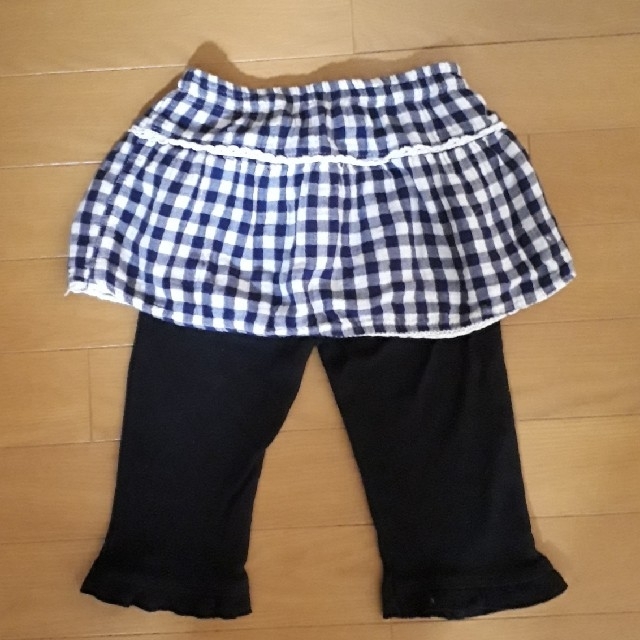 西松屋(ニシマツヤ)のスカート付きパンツ 120 キッズ/ベビー/マタニティのキッズ服女の子用(90cm~)(パンツ/スパッツ)の商品写真