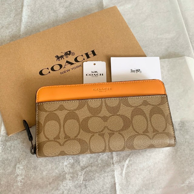 COACH(コーチ)の最新モデル　新品　COACH　長財布　カーキ×オレンジ メンズのファッション小物(長財布)の商品写真