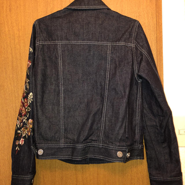 大人気新品 ロイスクレヨン デニムジャケット 刺繍入り Gジャン/デニム 大人気新品 ロイスクレヨン デニムジャケット 刺繍入り Gジャン/デニム