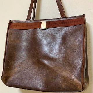 サルヴァトーレフェラガモ(Salvatore Ferragamo)の値下げしました！フェラガモ　トートバッグ　ブラウン(トートバッグ)